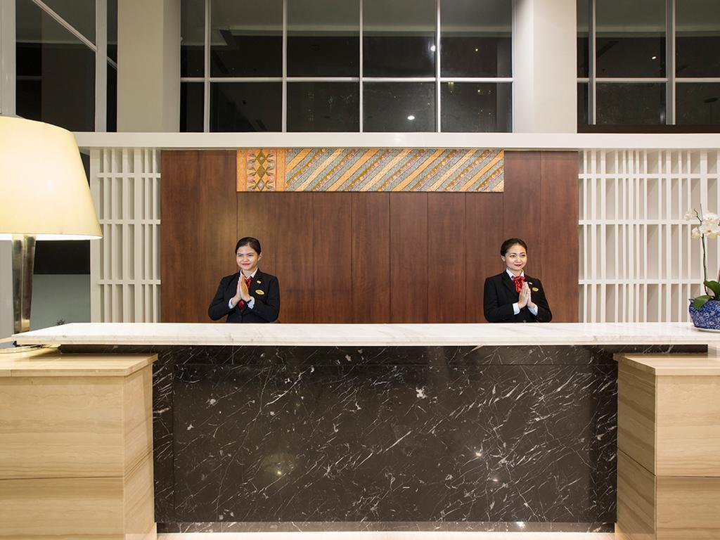 Hotel Santika Pekalongan Buitenkant foto