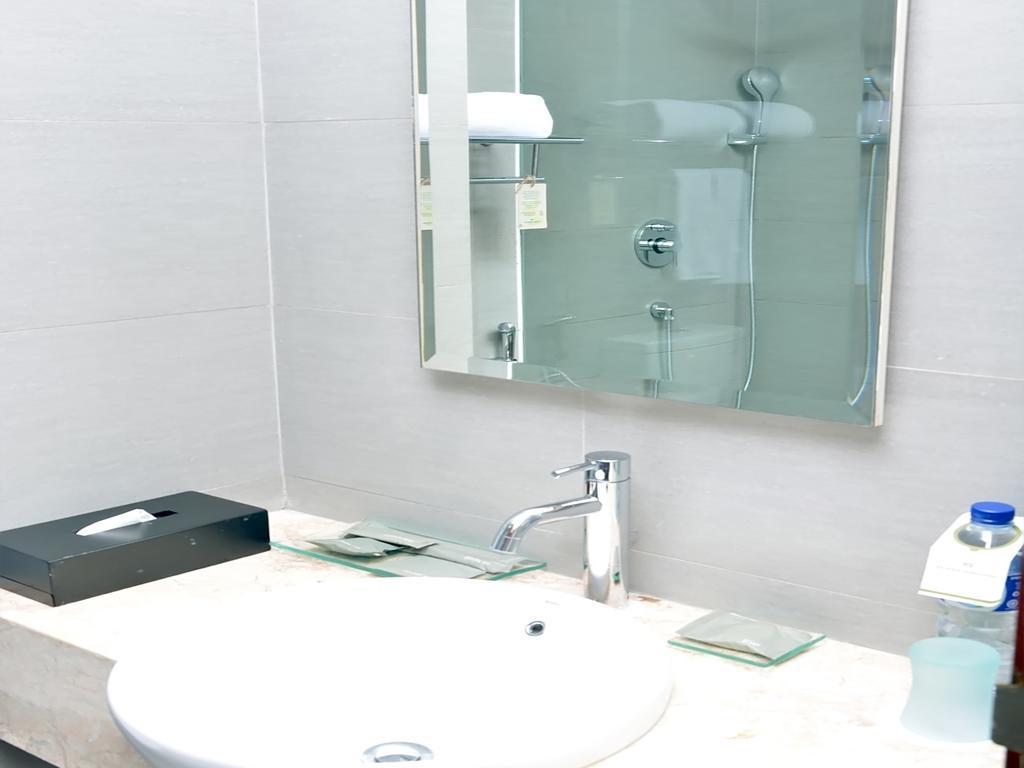 Hotel Santika Pekalongan Buitenkant foto