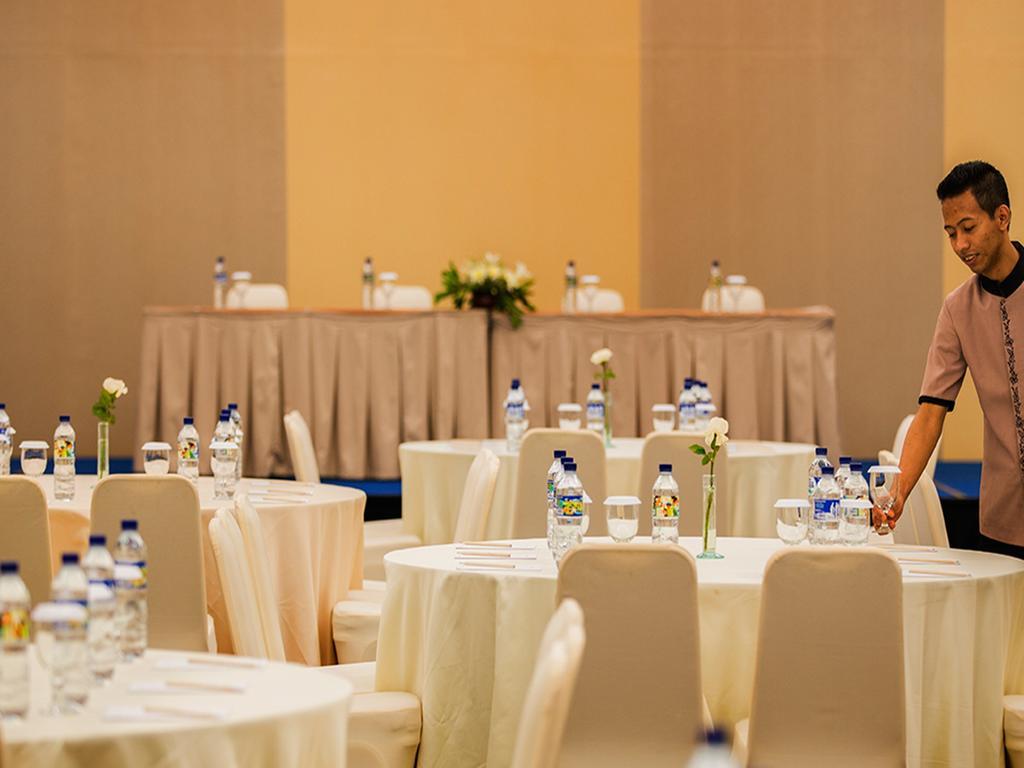 Hotel Santika Pekalongan Buitenkant foto