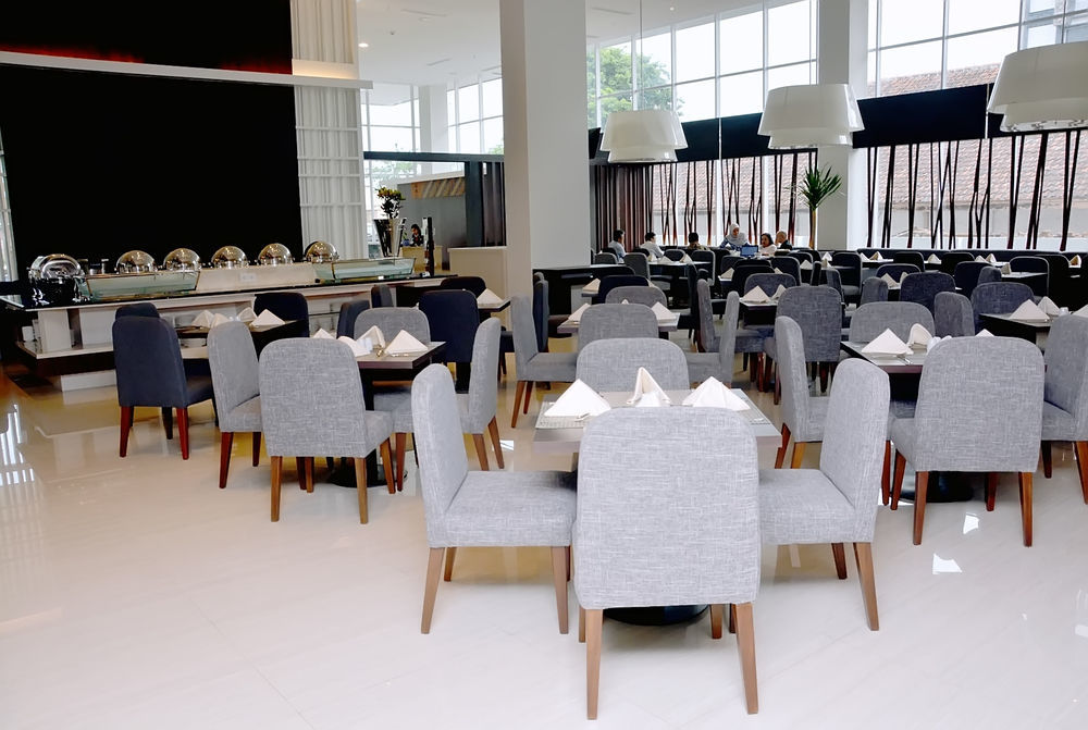 Hotel Santika Pekalongan Buitenkant foto