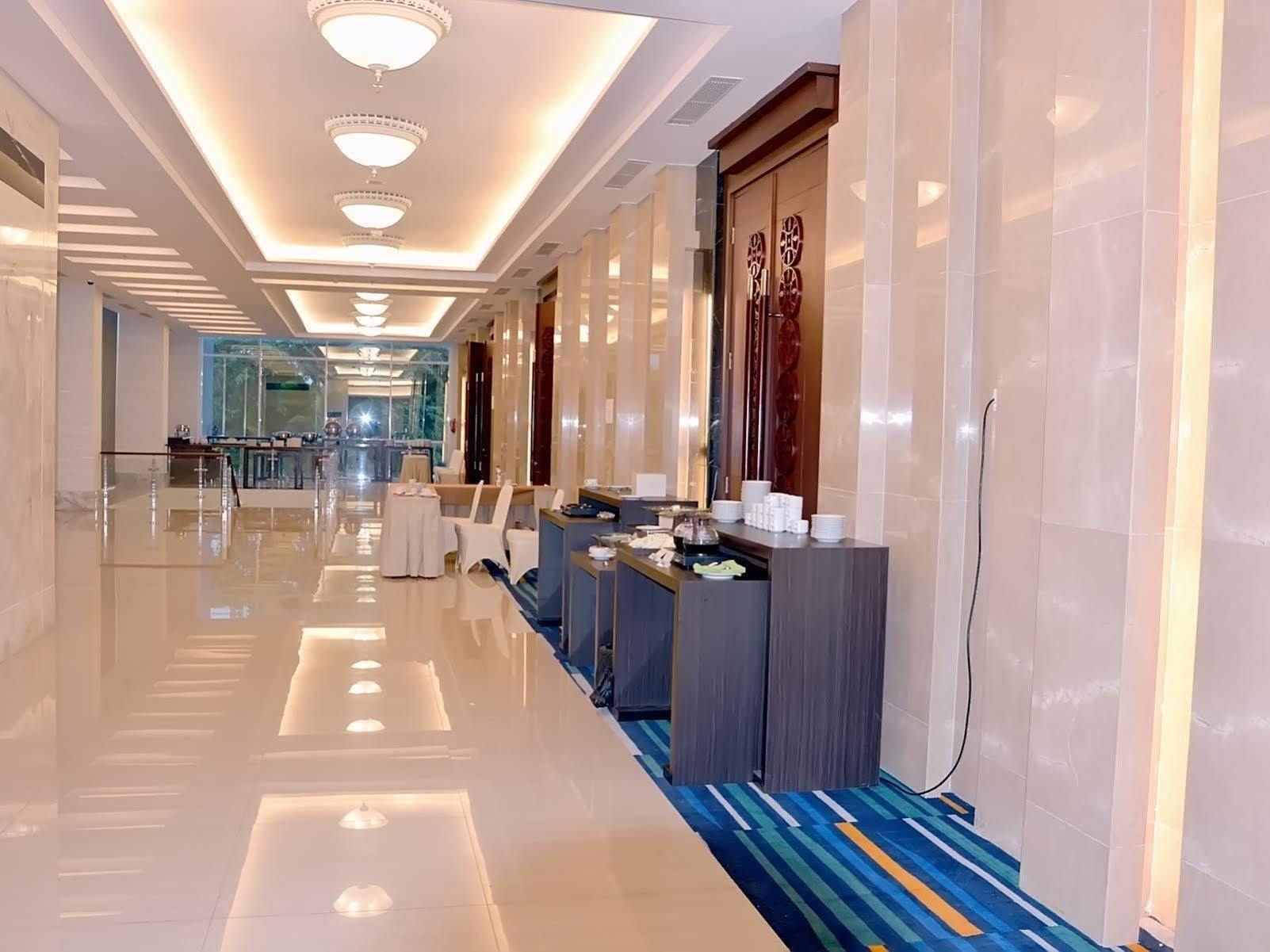 Hotel Santika Pekalongan Buitenkant foto